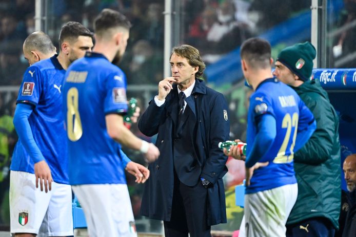 Al centro: Roberto Mancini.