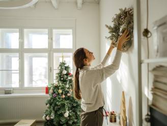 De kracht van kerst: waarom het volgens een psycholoog zo veel deugd doet om nu al de kerstboom te versieren en kaartjes te versturen