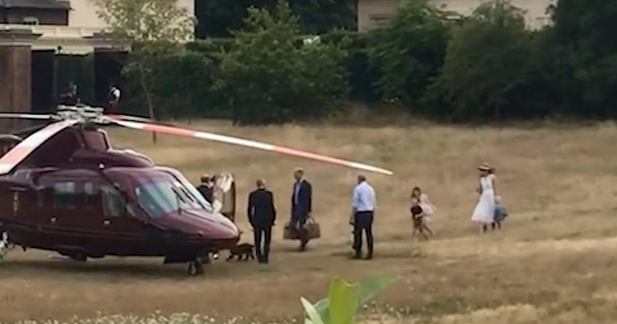 IN PICTURE.  Kate and William go on vacation with the helicopter, and the Queen isn’t too happy about that |  Royalty