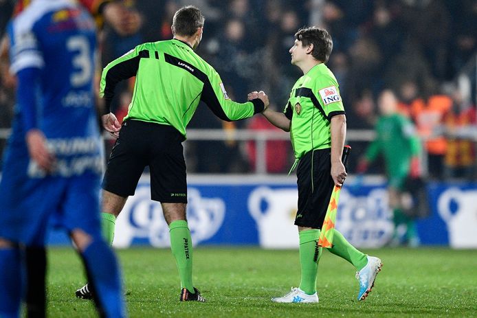 referee Nicolas Laforge and referee Luc Bosmans pictured during a Croky Cup 1/8 final game between KV Mechelen and KRC Genk, in Mechelen, Wednesday 29 November 2017. BELGA PHOTO YORICK JANSENS