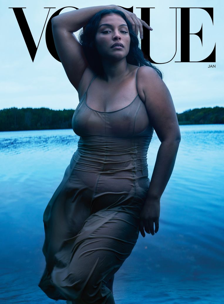 Model Paloma Elsesser op de cover van ‘Vogue’. Beeld Vogue