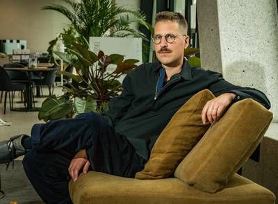 Maker exclusieve videoreeks geeft inkijk in leven en ‘werk’ meesteroplichter: “Piet Van Haut heeft me écht bang gemaakt”