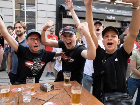 Meer opluchting dan opwinding onder PSV-supporters bij seizoensontknoping op Stratum