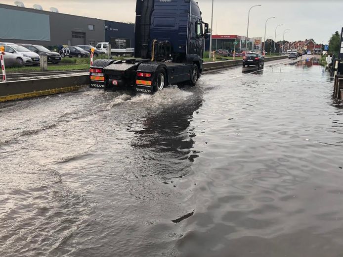 Wateroverlast in Ekeren.