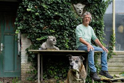 Een ‘spookje’ in de dakgoot, zelfs een met de as van de kat des huizes; de betonnen fantasiewereld v