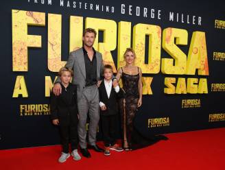 Bijna voltallig familieportret: Chris Hemsworth verschijnt op rode loper met tweeling, maar dochter India ontbreekt