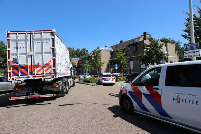 De straat is afgezet.