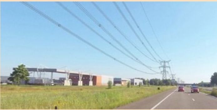 Zo kan de 380 kV-lijn er ter hoogte van de Argon op Borchwerf II in Oud Gastel uit gaan zien.  De bedrijven en de A17 komen in het magnetisch veld te liggen.