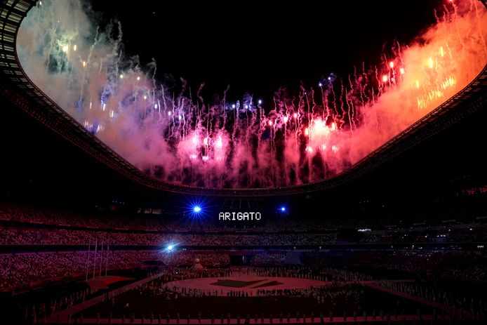 “Merci”, peut-on lire sous le feu d'artifice de la cérémonie de clôture, dimanche, à Tokyo