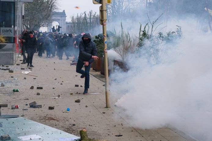 Aan het einde van de vorige coronabetoging in Brussel op zondag 23 januari braken er hevige rellen uit.