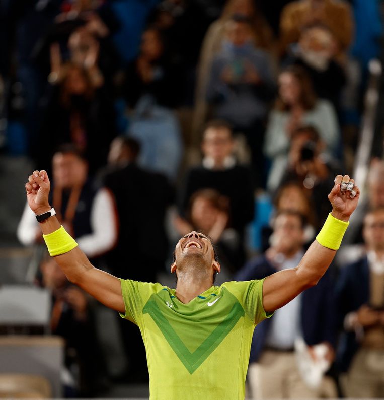 Rafael  Nadal na zijn overwinning tegen Novak Djokovic Beeld REUTERS