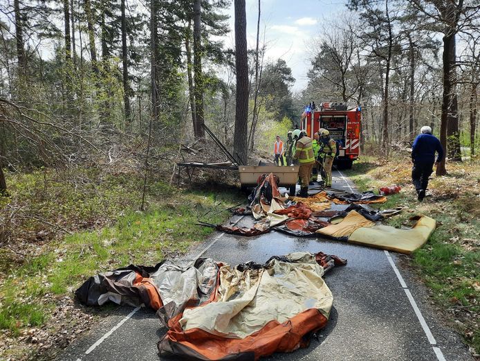 Op de Elspeterweg vloog een vouwcaravan vanmorgen in brand.