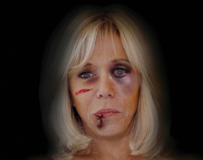 Des traces de coups ont été ajoutées sur le visage de l'épouse d'Emmanuel Macron.