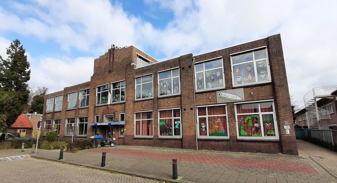 De Theresiaschool in Kaatsheuvel staat sinds vorig jaar zomer leeg en wordt nu geschikt gemaakt voor de opvang van vluchtelingen.