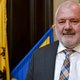 Jean-Marie Dedecker plaatst zélf terrasjes op zeedijk: ‘Of dit burgerlijke ongehoorzaamheid is? Burgerlijke wijsheid, ja’