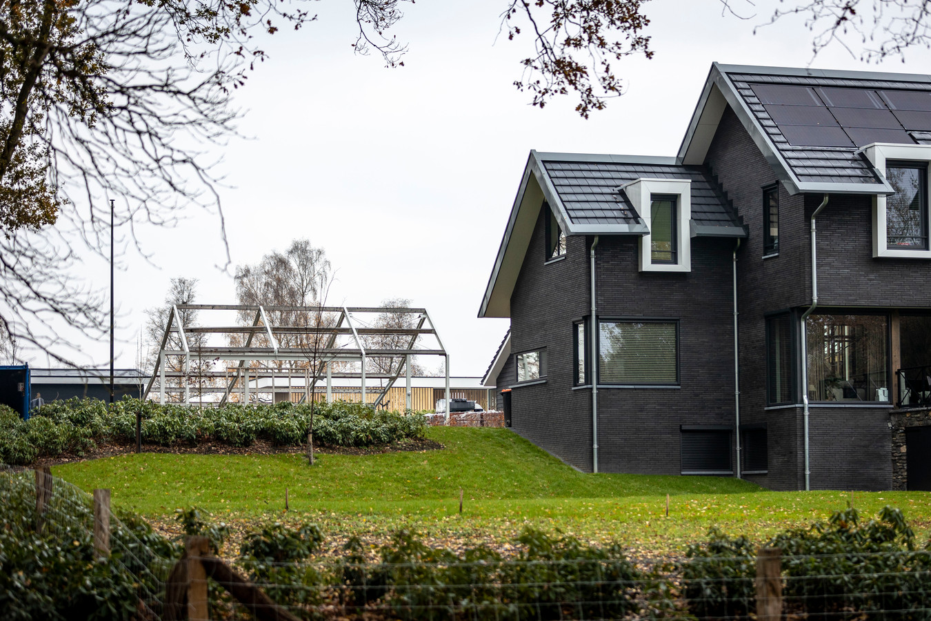 Illegale aanbouw bij nieuwe woning in Oldenzaal verdwijnt als dat moet ‘Gaan niet trekken aan