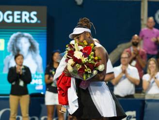Serena Williams begint afscheidstournee in tranen en krijgt staande ovatie in Toronto: “Ik ben heel slecht in afscheid nemen”
