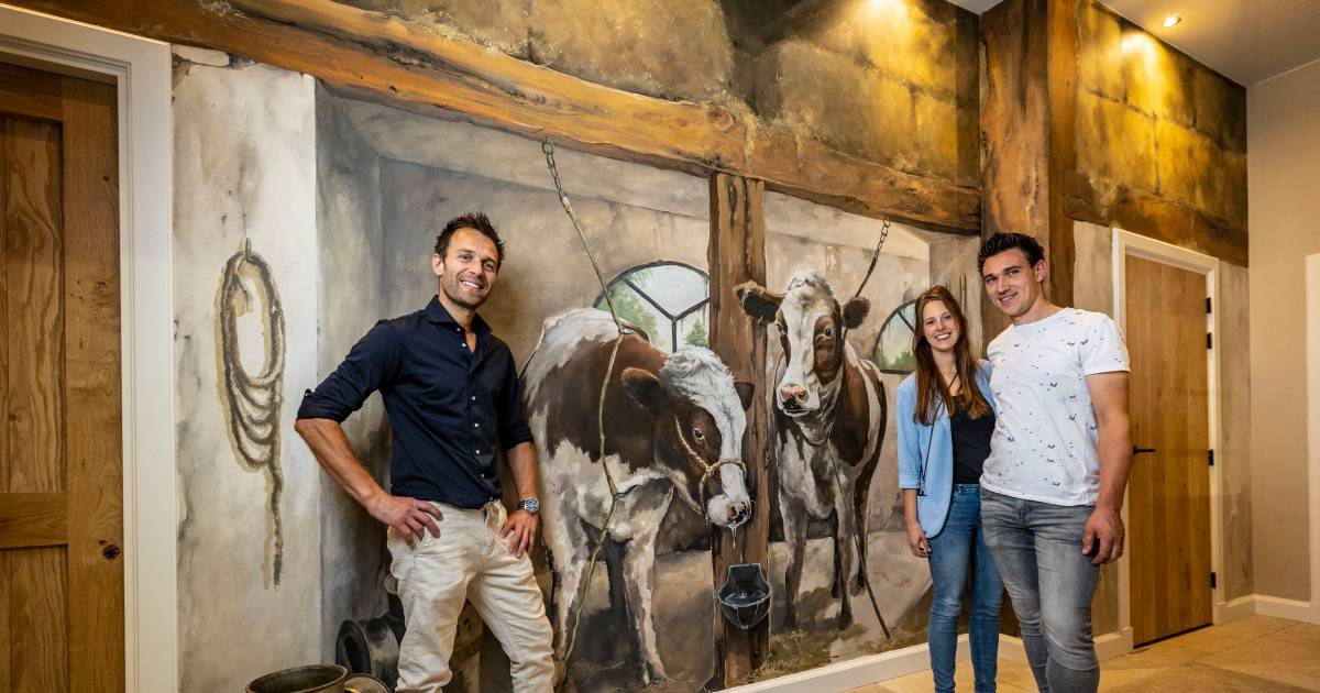 Gijs (31) en Britt (30) wonen in een eeuwenoude boerderij in Vasse, met een bijzondere knipoog naar 