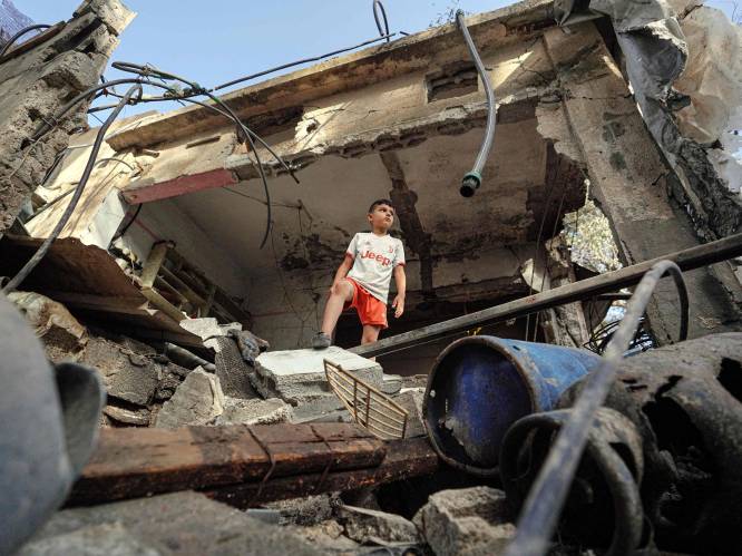 TERUGLEZEN GAZA. Zware luchtaanvallen op huis, moskee en school in Gaza: 26 doden