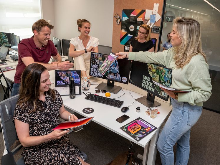 Waarom het voor jongeren ongunstig is om thuis te werken