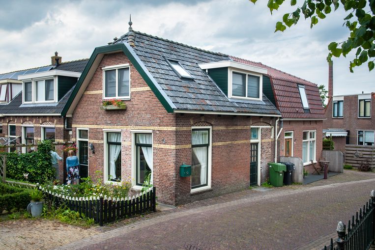 Het huis in Oosterlittens dat door particulieren werd aangekocht om te verhuren aan vluchtelingen. Beeld Reyer Boxem.