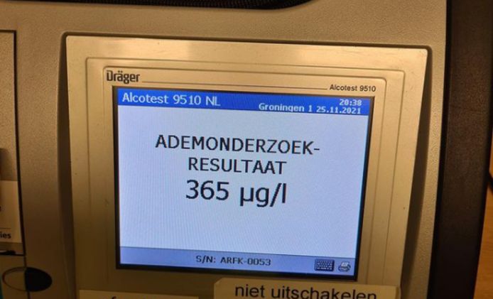 Het beeld van een ademanalyse-apparaat dat de agenten vandaag delen op Instagram.