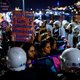 Tientallen vrouwen gearresteerd in Istanbul tijdens demonstratie tegen huiselijk geweld en femicide