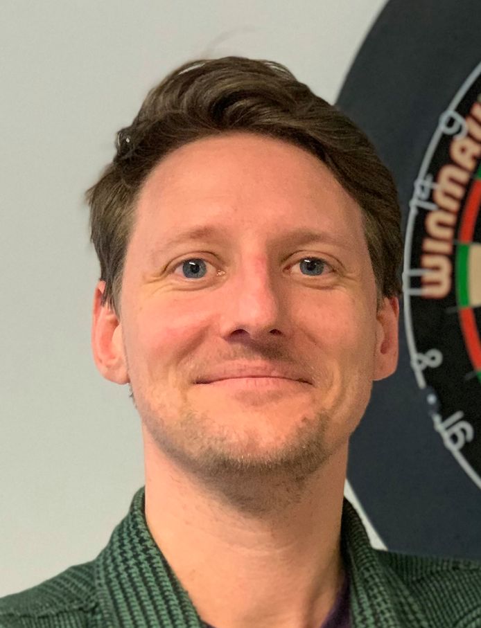 Edwin de Jong (35), medeoprichter van de Hoevelaken Darts Organisation.