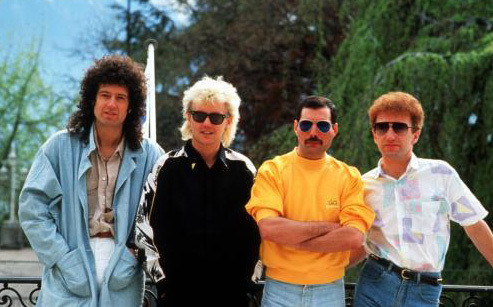 Brian May, Roger Taylor, Freddie Mercury et John Deacon, l'éternel et légendaire groupe Queen.