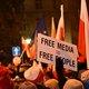 Poolse demonstranten sluiten regeringsleider op in parlement