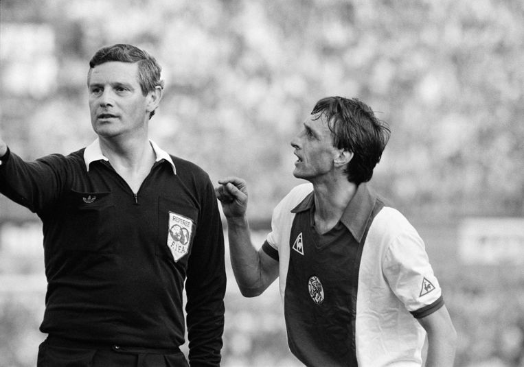 Charles Corver scheidsrechter van die ene gemiste overtreding