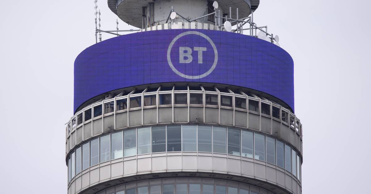 A British telecom company cuts 10,000 jobs and replaces its employees with artificial intelligence |  outside