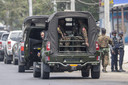 Militairen tijdens protesten in Yangon.