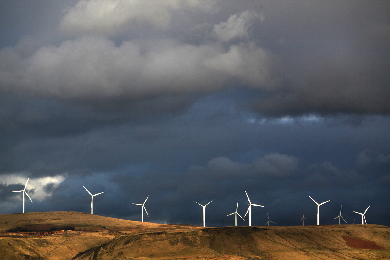 Een windmolenpark in Rochdale, in het Verenigd Koninkrijk.   Beeld Getty Images