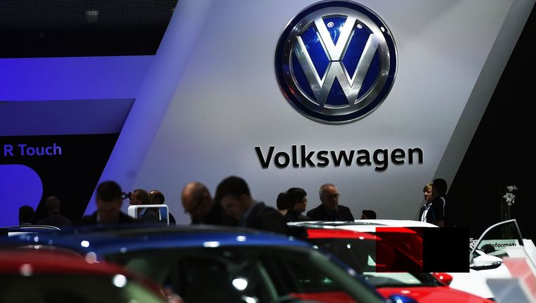 Na de onthulling van sjoemelfraude bij Volkswagen was de eerste politieke reflex om de macht van de autobedrijven sterk te verminderen Beeld anp