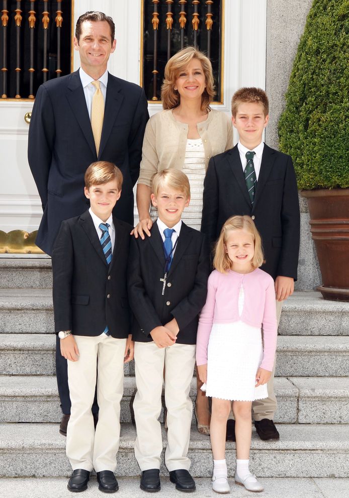 Een foto uit 2011 van Iñaki en Cristina met hun vier kinderen Juan, Pablo, Miguel en Irene.