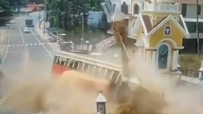 Un bus fonce dans le mur d'une église à la suite d'une collision en Inde: au moins 19 blessés 
