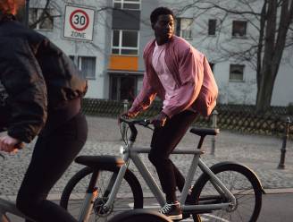 Nederlandse fabrikant elektrische fietsen VanMoof heeft verkoop “tijdelijk gepauzeerd”: volgens bronnen door financiële problemen