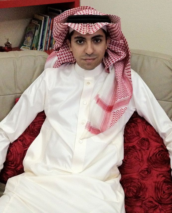De dissidente Saudische blogger en schrijver Raif Badawi, die in 2014 werd veroordeeld tot 10 jaar gevangenisstraf en 1.000 zweepslagen, wordt naar verluidt vastgehouden in de beruchte gevangenis van Dhahban nabij Jedda in Saudi-Arabië.