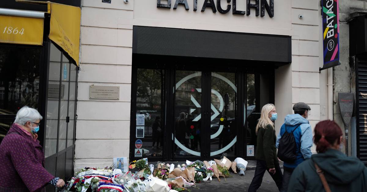 90 people died in an attack in the Bataclan, now Paris buys the concert hall |  Abroad