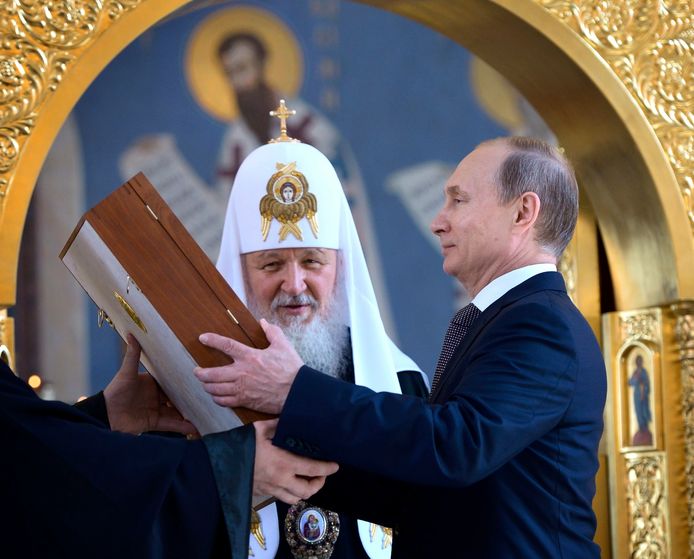 Kirill heeft een goede band met de Russische president Poetin.