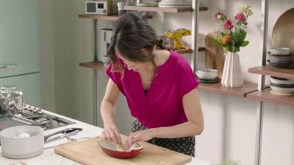 18. Gepofte knoflooksoep & bloemkoolsteak met paprikasaus en gepocheerd ei