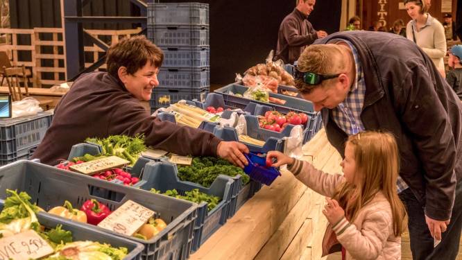 Lokaalmarkt verhuist door slechte weer
