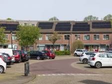 Huurders kozen massaal voor zonnepanelen in deze Bossche wijk, maar nu moeten ze van de daken af
