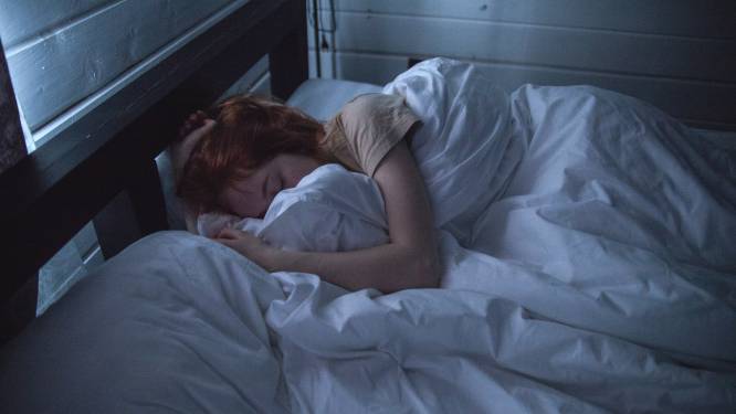 Deze simpele truc belooft een betere slaap, minder snurken en een minder slechte adem: wat zegt de expert?