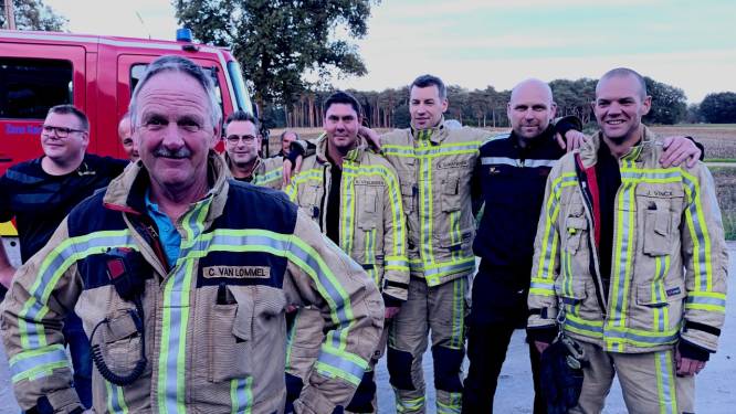 Brandweervrienden halen grap uit voor nakende pensioen van collega Cis Van Lommel: “Hij moest ‘een groot dier in nood’ bevrijden”