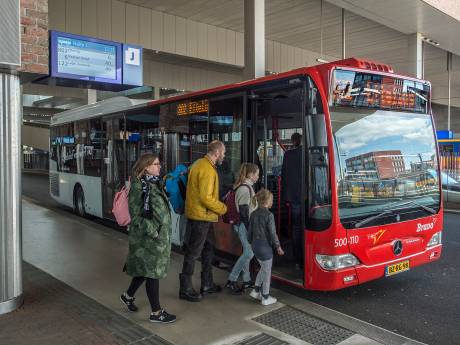 Zaterdag geen bussen naar Efteling vanuit Tilburg en Den Bosch: Efteling is 'blij' dat staking vroeg is aangekondigd