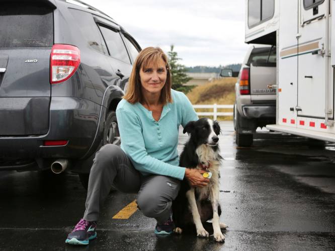 Vrouw zegt job op om haar verdwenen hond te zoeken en na 2 maanden heeft ze haar terug