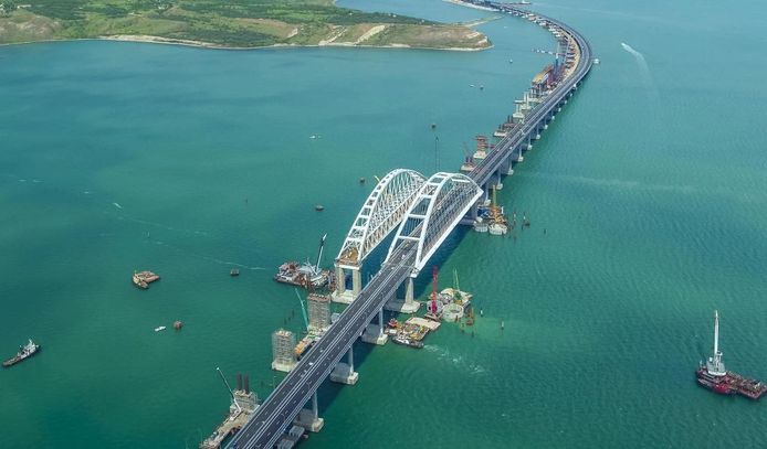 Le pont de Crimée.