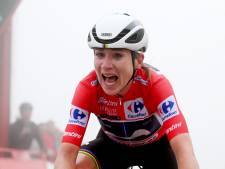 Annemiek van Vleuten laat ijzersterke Demi Vollering voelen dat wielrennen veel meer is dan een potje hardrijden